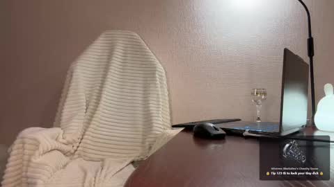 Alexandra online show from 04/18/26, 07:07