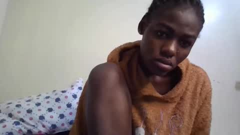 black_berry9 online show from 02/23/26, 12:46