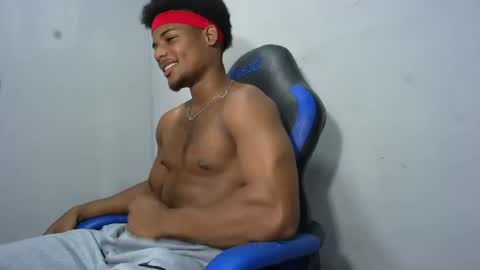 Snapshot of black_dicck chatting on 07/28/26, 04:39 tu morenito online show from 07/28/26, 04:39