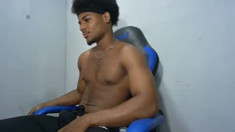 Snapshot of black_dicck chatting on 07/29/26, 03:32 tu morenito online show from 07/29/26, 03:32