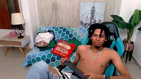 Black online show from 12/03/24, 11:55