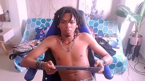 Black online show from 12/04/24, 02:37