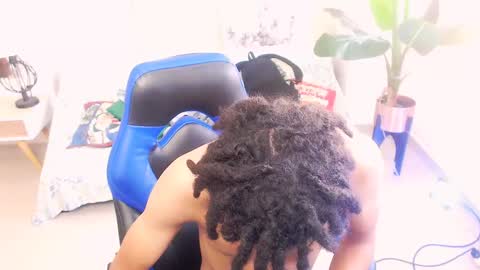 Black online show from 12/12/24, 12:33