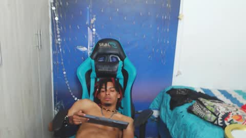 Black online show from 01/04/25, 06:09