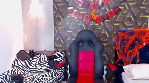 black_king_241 online show from 10/31/25, 03:40