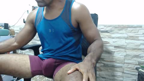 Snapshot of black_latino6 chatting on 09/25/25, 09:18 black_latino6 online show from 09/25/25, 09:18