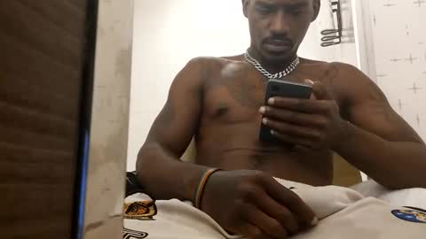 black_mamba2969 online show from 09/29/25, 02:16