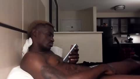 black_mamba2969 online show from 12/04/25, 02:43