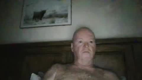 black_n_white4 online show from 04/21/26, 11:18