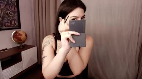 Mon Mon online show from 10/02/25, 02:40