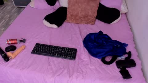 Snapshot of black_rose02 chatting on 04/27/26, 11:41 B L A C K R O S E online show from 04/27/26, 11:41