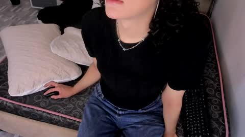 Snapshot of black_rose02 chatting on 05/11/26, 11:38 B L A C K R O S E online show from 05/11/26, 11:38