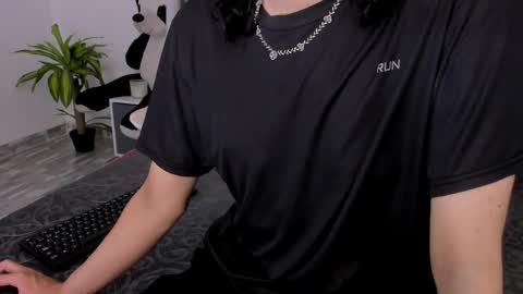 Snapshot of black_rose02 chatting on 05/14/26, 11:28 B L A C K R O S E online show from 05/14/26, 11:28