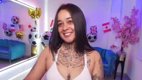 Snapshot of black_roseee chatting on 06/20/26, 04:15 Rousse online show from 06/20/26, 04:15