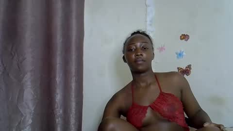 Snapshot of black_rosey chatting on 11/05/25, 01:00 veraa online show from 11/05/25, 01:00