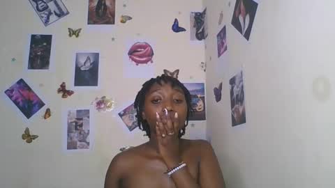 Snapshot of black_rosey chatting on 01/16/26, 01:53 veraa online show from 01/16/26, 01:53