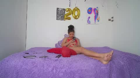 Snapshot of black_tentationx chatting on 05/14/26, 01:01 black_tentationx online show from 05/14/26, 01:01