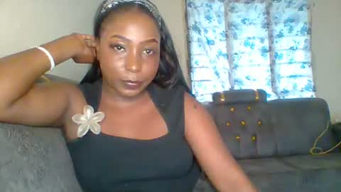Snapshot of black_umbre chatting on 06/14/26, 03:52 Dee online show from 06/14/26, 03:52