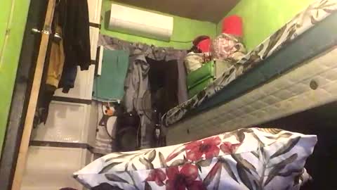 Crystal online show from 04/18/26, 07:29