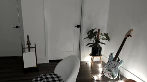 Ella online show from 11/14/25, 06:01