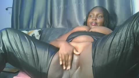 Snapshot of blackbigboobys chatting on 07/15/26, 09:53 candy online show from 07/15/26, 09:53