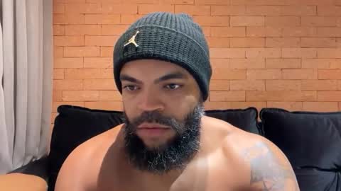 Macauly online show from 03/05/26, 11:45