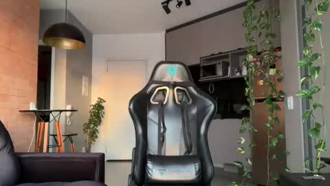 Macauly online show from 03/17/26, 09:07