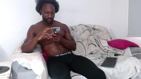 Twtter 1MikeBeckford            Onlyfns beckfordmike online show from 02/09/26, 12:42