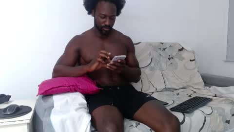 Twtter 1MikeBeckford            Onlyfns beckfordmike online show from 02/26/26, 11:42