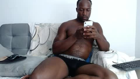 Snapshot of blacknikes chatting on 05/09/26, 04:56 Twtter 1MikeBeckford Onlyfns beckfordmike online show from 05/09/26, 04:56