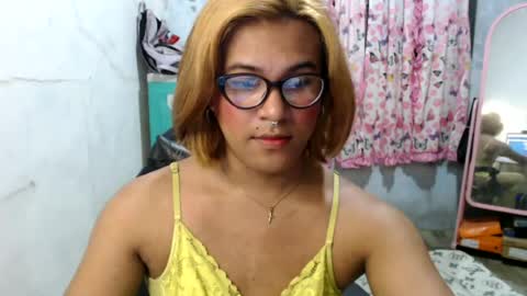 Ellez online show from 07/15/26, 06:57