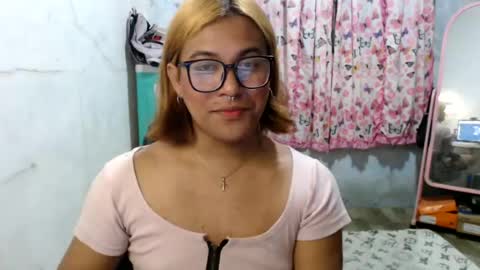 Ellez online show from 07/26/26, 09:32
