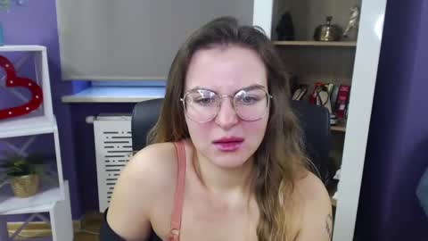Snapshot of blackrosezoey chatting on 12/11/24, 09:09 Z O E Y online show from 12/11/24, 09:09