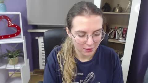 Snapshot of blackrosezoey chatting on 12/20/24, 05:57 Z O E Y online show from 12/20/24, 05:57