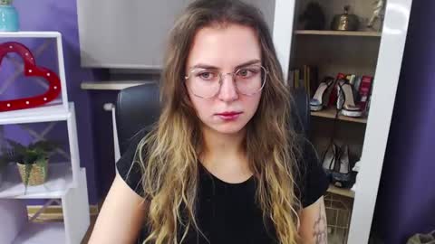 Snapshot of blackrosezoey chatting on 12/27/24, 05:31 Z O E Y online show from 12/27/24, 05:31