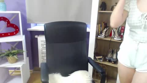 Snapshot of blackrosezoey chatting on 01/07/25, 11:48 Z O E Y online show from 01/07/25, 11:48