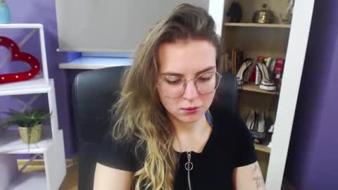 Snapshot of blackrosezoey chatting on 01/10/25, 09:02 Z O E Y online show from 01/10/25, 09:02