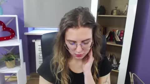 Snapshot of blackrosezoey chatting on 01/21/25, 11:46 Z O E Y online show from 01/21/25, 11:46