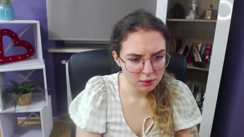 Snapshot of blackrosezoey chatting on 01/30/25, 05:30 Z O E Y online show from 01/30/25, 05:30