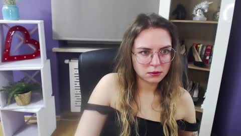 Snapshot of blackrosezoey chatting on 02/12/25, 05:37 Z O E Y online show from 02/12/25, 05:37