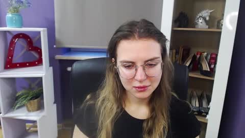Snapshot of blackrosezoey chatting on 02/17/25, 06:20 Z O E Y online show from 02/17/25, 06:20