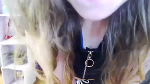 Snapshot of blackrosezoey chatting on 03/07/25, 05:29 Z O E Y online show from 03/07/25, 05:29