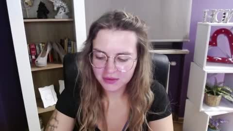 Snapshot of blackrosezoey chatting on 10/13/25, 04:34 Z O E Y online show from 10/13/25, 04:34