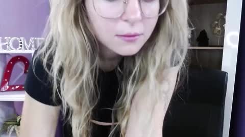 Snapshot of blackrosezoey chatting on 10/23/25, 05:07 Z O E Y online show from 10/23/25, 05:07