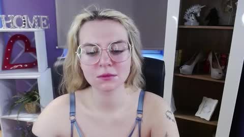 Z O E Y online show from 03/13/26, 06:09