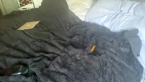 ebony online show from 10/22/25, 05:24