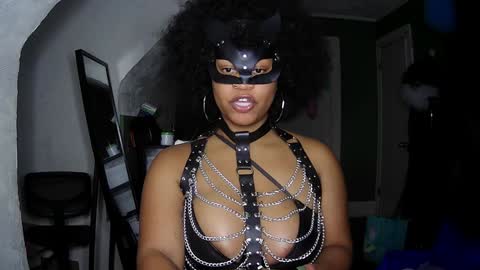 Queen Siren online show from 12/16/24, 01:42