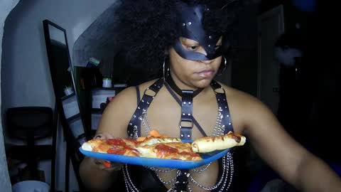 Queen Siren online show from 12/16/24, 04:45