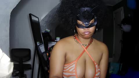 Queen Siren online show from 12/17/24, 05:29