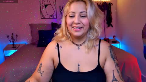 Snapshot of blackwidowj chatting on 12/05/25, 05:09 Johana S online show from 12/05/25, 05:09